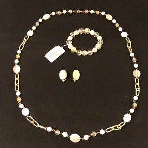 Beaded necklace, bracelet and clip earrings set